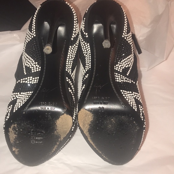 Authentic Giuseppe Zanotti Peep Toe Beaded and Crystal Booties - Picture 5 of 8